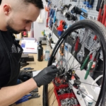 Kurs Mechanika Rowerowego – 5 dni, które zmienią podejście do roweru Czym jest kurs mechanika rowerowego Sklep rowerowy - Naprawa i serwis rowerów Banino - Lewandowski